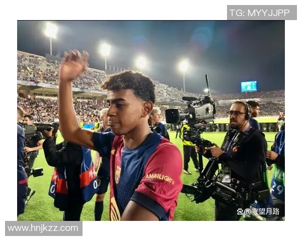 小黑人足球星闪耀绿茵场 才华横溢挑战世界足球巅峰